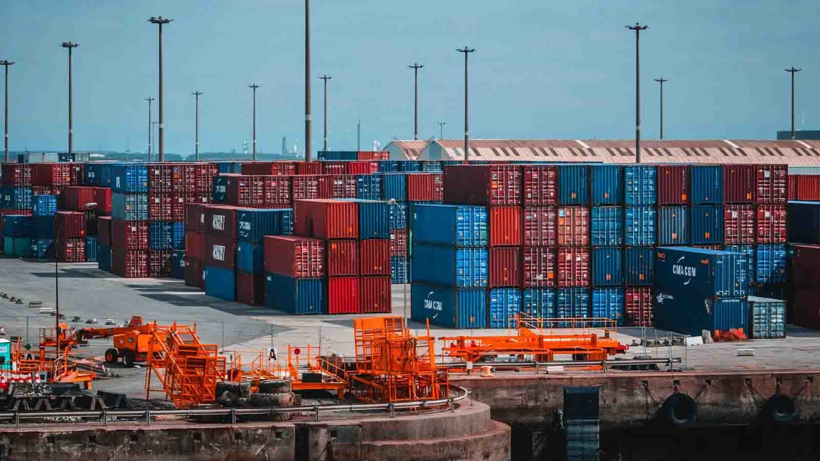 Imagem porto com containers